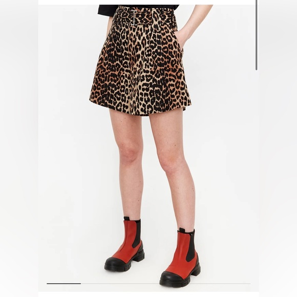 Ganni Linen Canvas Short - Leopard - Picture 1 of 7